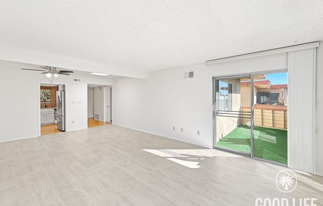 Spacious 2B/2BA condo available in San Carlos!