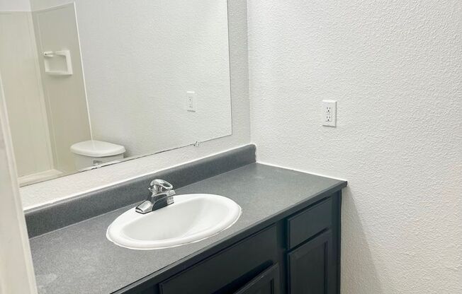 2 beds, 2 baths, 902 sqft, $1,195, Unit #140