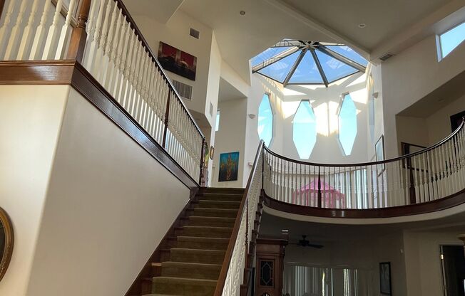 Spacious and Furnished 9 Bedroom House Near Cal State Fullerton