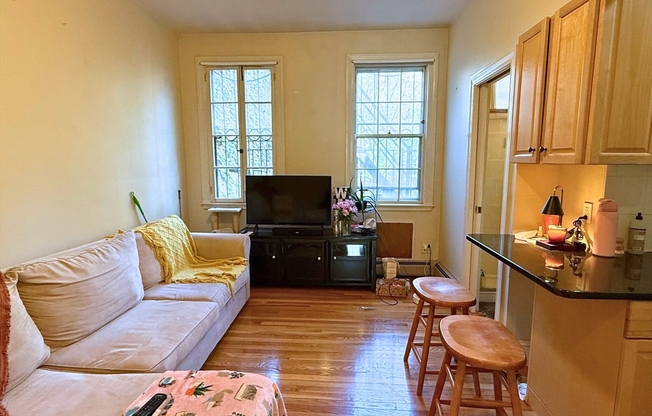 97 W CEDAR ST