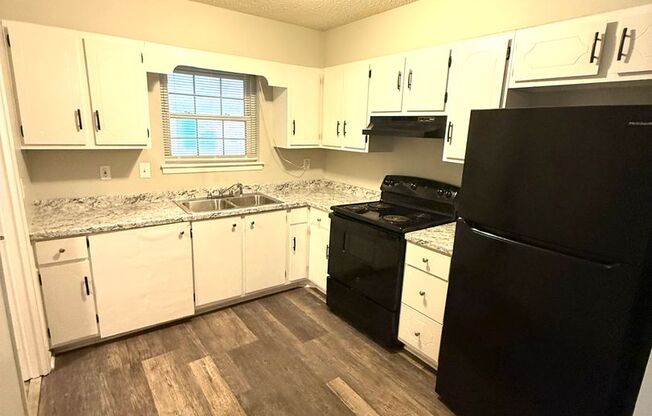 ** 3 Bed 2 Bath located off Virginia Loop ** Call 334-366-9198 to schedule a self tour
