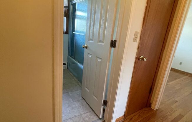 2 beds, 1 bath, 903 sqft, $1,240, Unit C-3