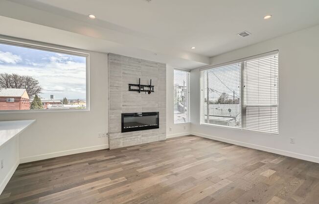 Modern Townhome in Sloans Lake with Stunning Rooftop Views – 2 Bed | 2.5 Bath | 2-Car Garage