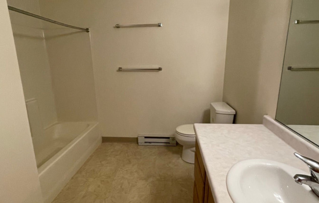 3 beds, 2 baths, 1,200 sqft, $1,400, Unit TE218X-242