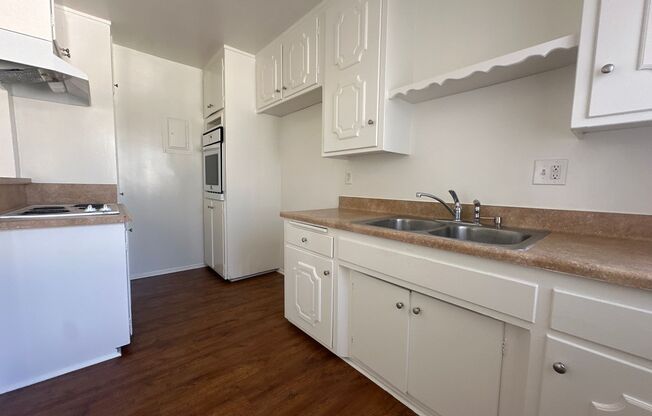 ***Ready to Move In 2 Bed 1 Bath Apartment***