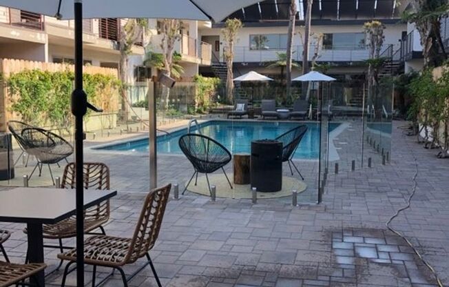 2 beds, 2 baths, 949 sqft, $3,375, Unit 21