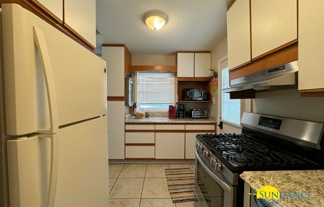 3 beds, 2 baths, $2,100