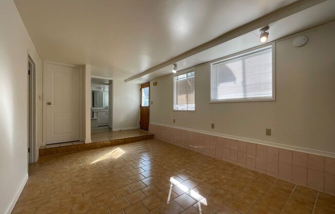 1180 Regent St