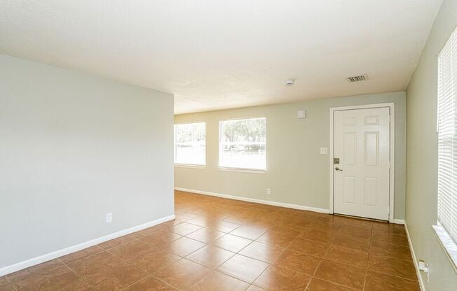 10301 N 17 ST