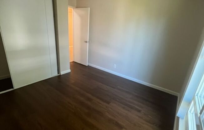 1 bed, 1 bath, 704 sqft, $1,395, Unit 44