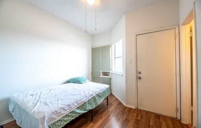 1 bed, 1 bath, $1,100