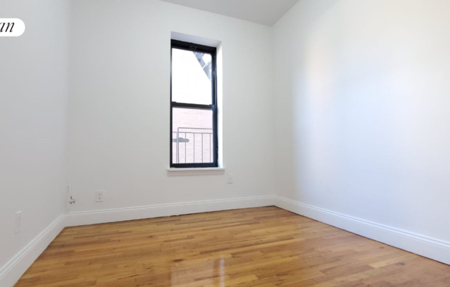 3 beds, 1 bath, $3,149, Unit 8F