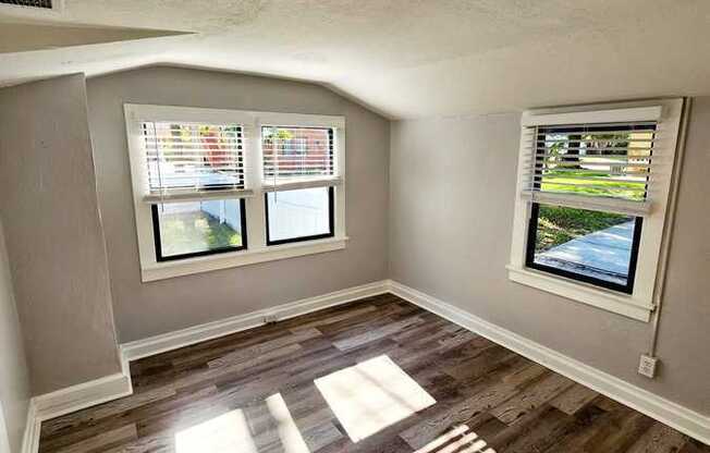 2 beds, 1 bath, 875 sqft, $1,850