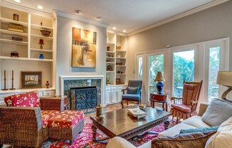 4122 WOODCREEK DR