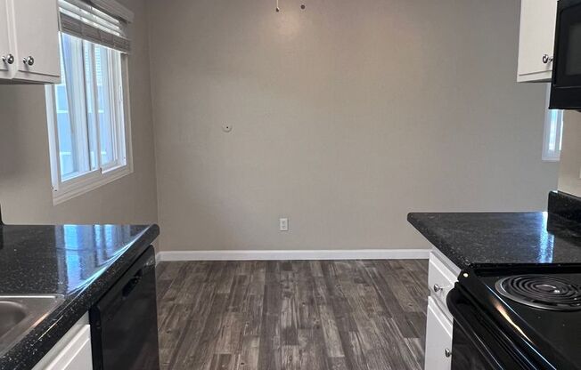 2 beds, 2 baths, 850 sqft, $2,795, Unit 213