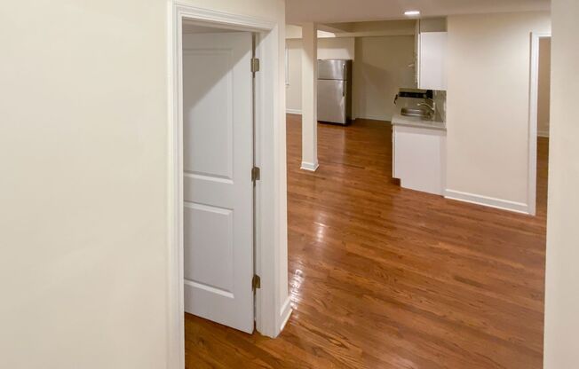 3 beds, 2 baths, 1,270 sqft, $3,100, Unit 1827L-G