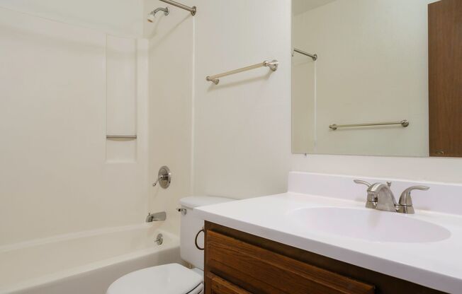 2 beds, 1 bath, 1,000 sqft, $1,425, Unit 840-303
