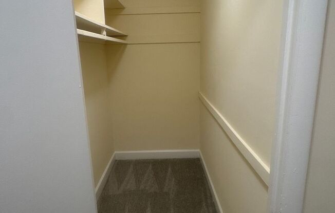 3 beds, 2 baths, 1,300 sqft, $2,150, Unit 3335 #201