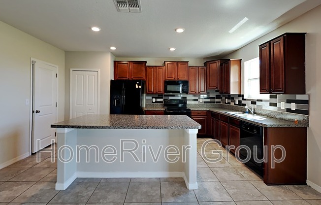 10007 CRESTED FRINGE DR