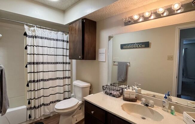 1 bed, 1 bath, 739 sqft, $820, Unit 107
