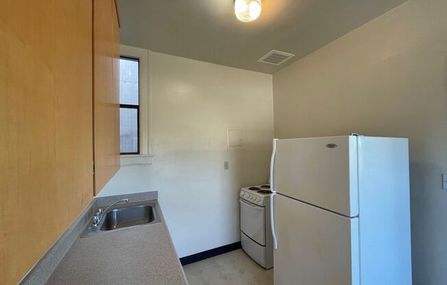 Studio, 1 bath, 462 sqft, $1,695, Unit 304 (Onsite Manager)