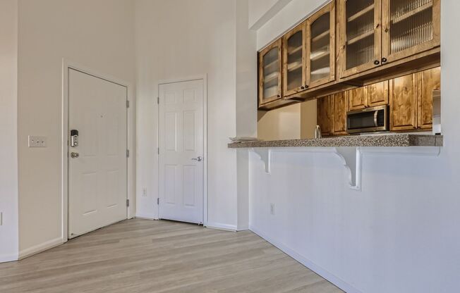 Stunning 2 bedroom 2 bath with loft in Aurora!