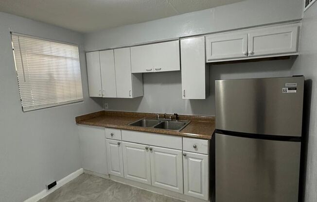 2 beds, 1 bath, 750 sqft, $900, Unit Unit B