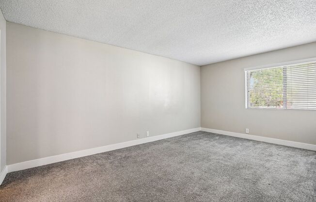 2 beds, 2 baths, 976 sqft, $1,448, Unit 5F
