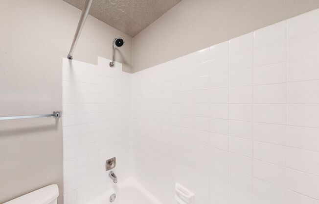 1 bed, 1 bath, 950 sqft, $919