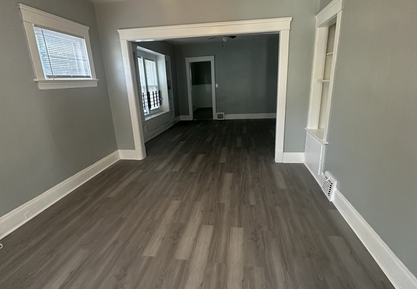 3382 E 102 ST
