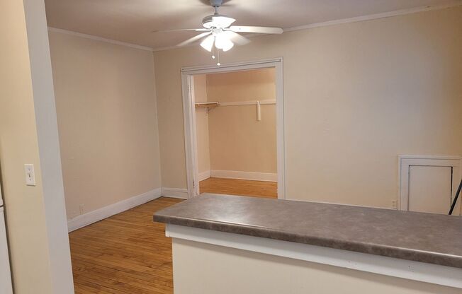 Studio, 1 bath, $895, Unit 14