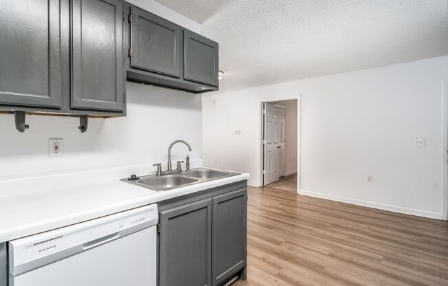 3 beds, 3 baths, 1,172 sqft, $1,700, Unit 1915G-JS