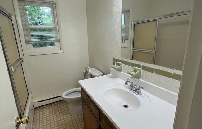 2 beds, 1 bath, 903 sqft, $1,170, Unit K-4