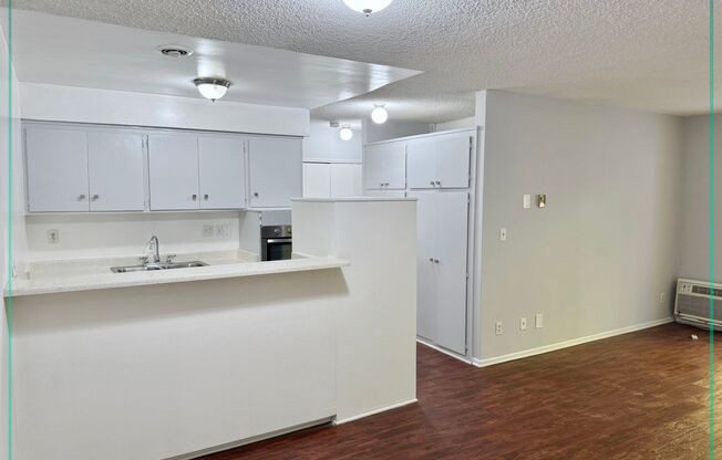 1 bed, 1 bath, 666 sqft, $1,725, Unit E223