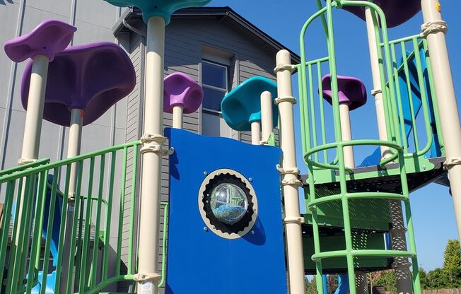 2 beds, 2 baths, 955 sqft, $1,795, Unit F-143