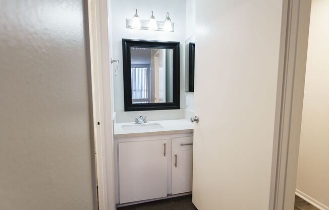 2 beds, 2 baths, 895 sqft, $1,998, Unit 108