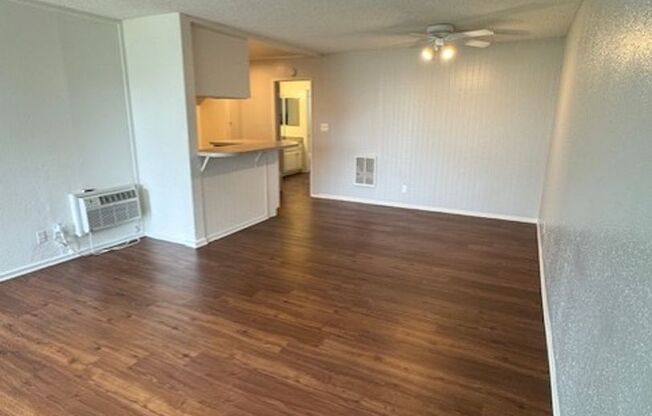 1 bed, 1 bath, 720 sqft, $2,075, Unit 23