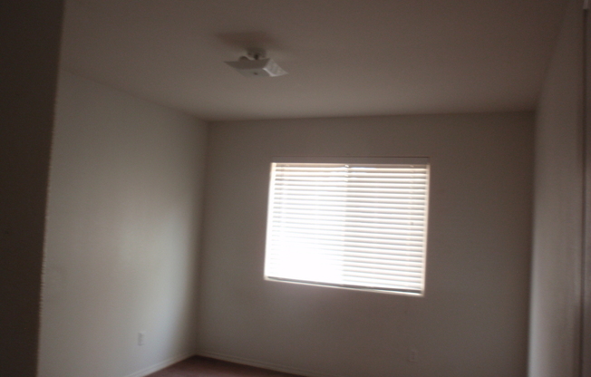 3 beds, 2 baths, $1,200