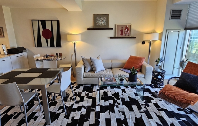 1 bed, 1 bath, 747 sqft, $3,450, Unit 707T