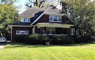 2048 Douglass Ave