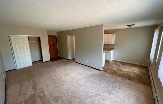 1 bed, 1 bath, 750 sqft, $930, Unit H 103