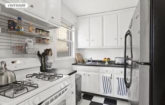 1 bed, 1 bath, $6,500, Unit 16J