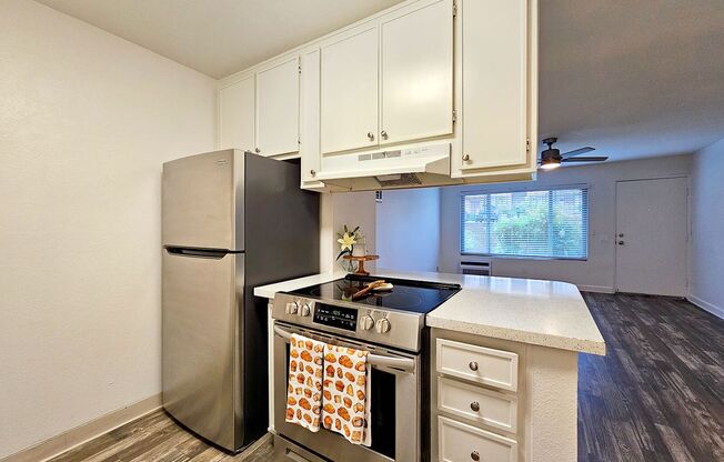 3 beds, 2 baths, $3,025, Unit 59