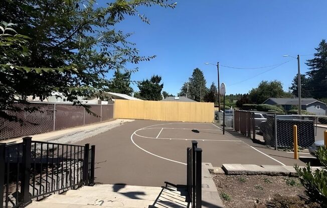 3 beds, 1.5 baths, 1,117 sqft, $1,504, Unit H-80