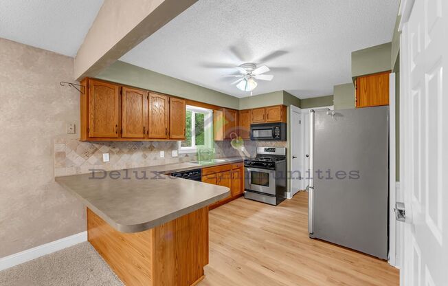 Beautiful Spacious 4 Bedroom Kentwood Home