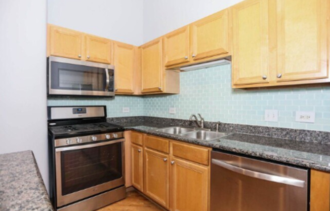 500 S Clinton St - 745