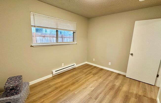 2 beds, 1 bath, 886 sqft, $1,800, Unit D