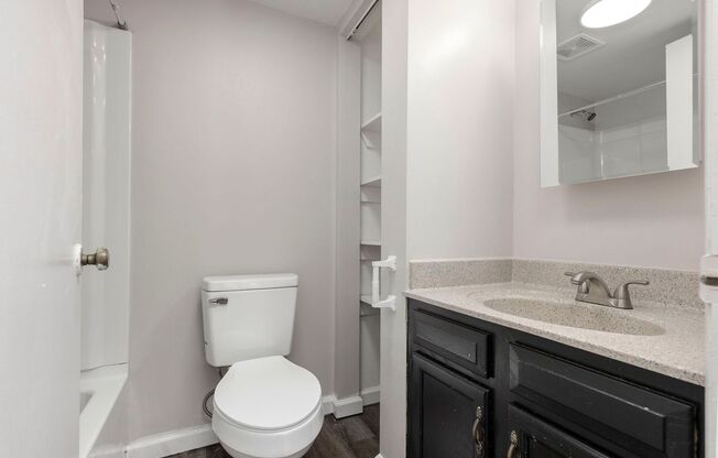2 beds, 2 baths, 900 sqft, $1,050, Unit 303