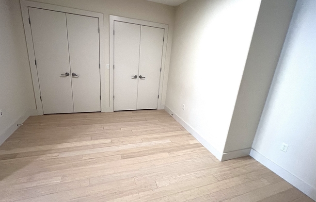 2 beds, 2 baths, 891 sqft, $4,200, Unit 7O8