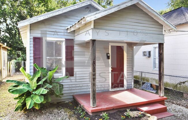 1 Bed, 1 Bath Cottage Near UL!